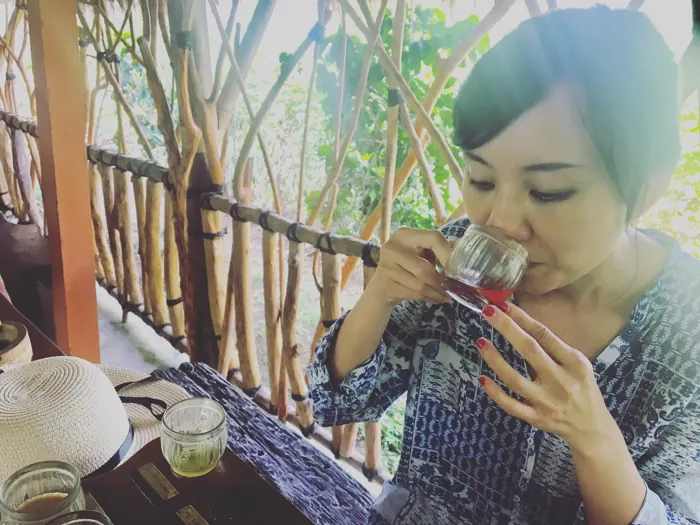 Tea at a cafe